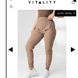 Balance Athletica (now vitality) swift jogger | NEW size M
